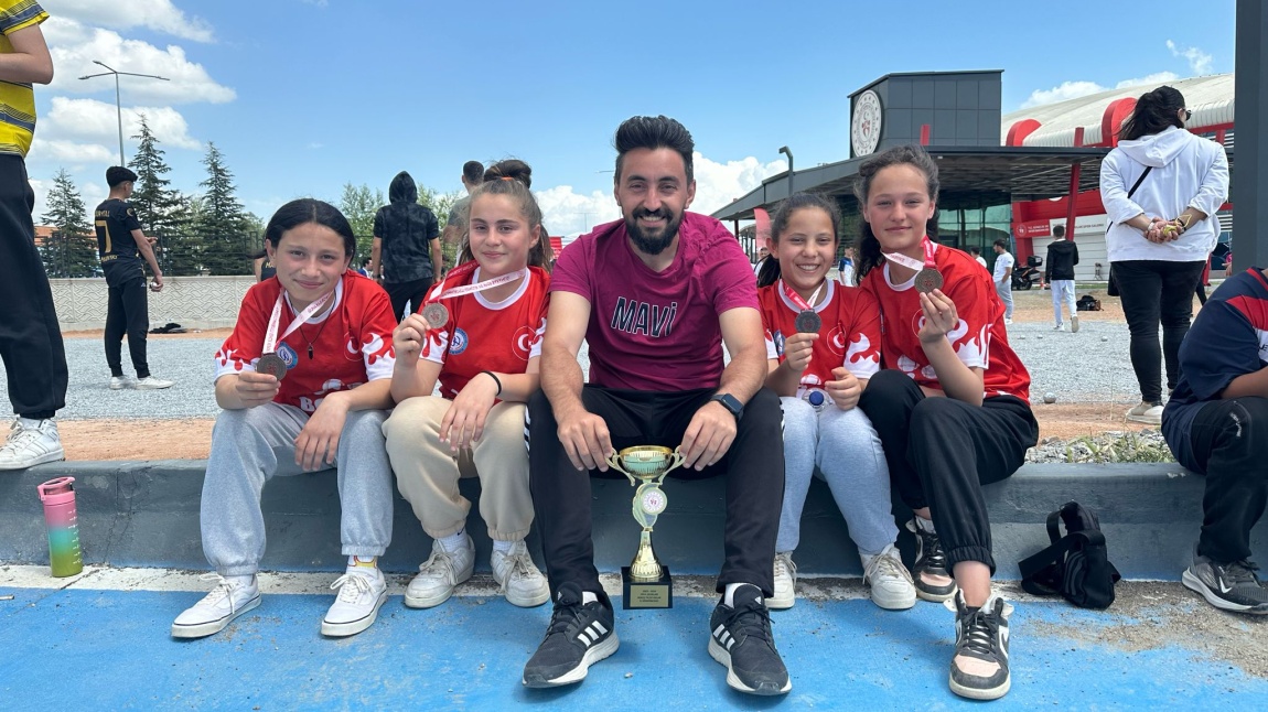 2023-2024 yılı okul sporları bocce petank yarışmaları yıldızlar kategorisinde kız takımımız Balıkesir il 4.sü oldu